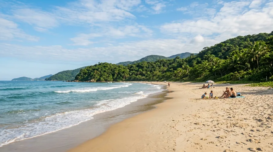 Playas doradas de Itapoá Santa Catarina Brasil frente a la posada de descanso